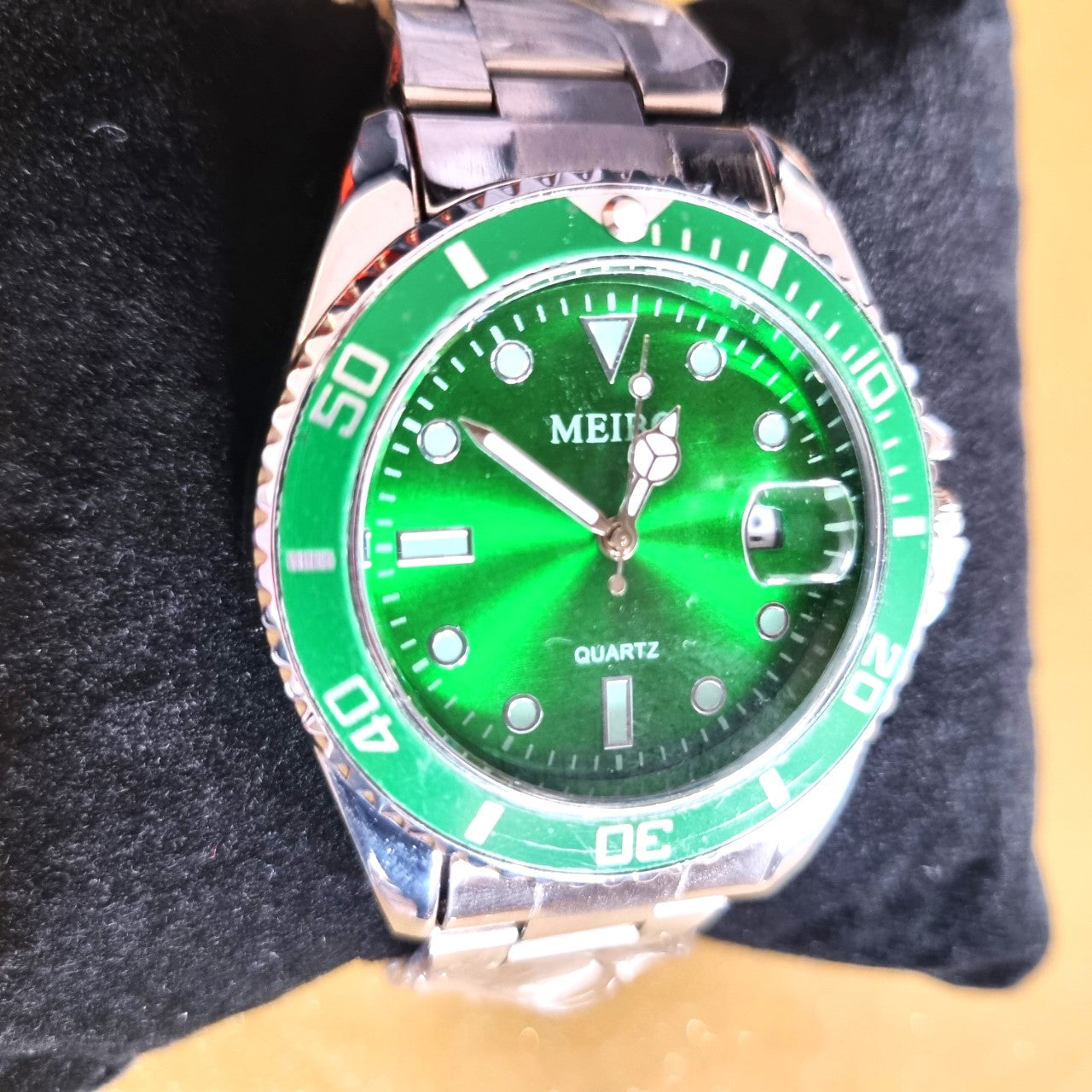 Mens Watches Green Dial Quartz Silver Alloy Strap Auto Date